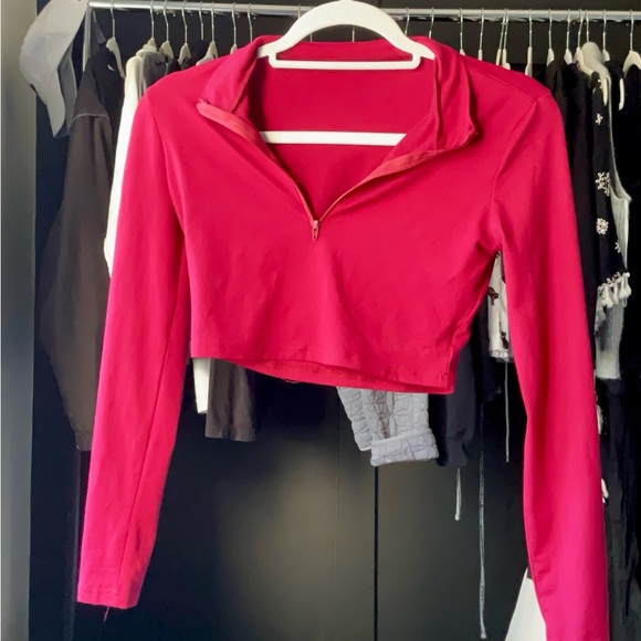 Tops - Women's Red Long Sleeve stretchy quarter zip Crop Top - size x small